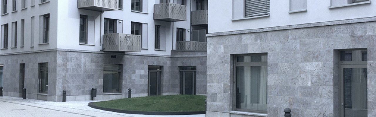 trister, grauer Neubau an der Ecke Schützenstraße und Querstraße