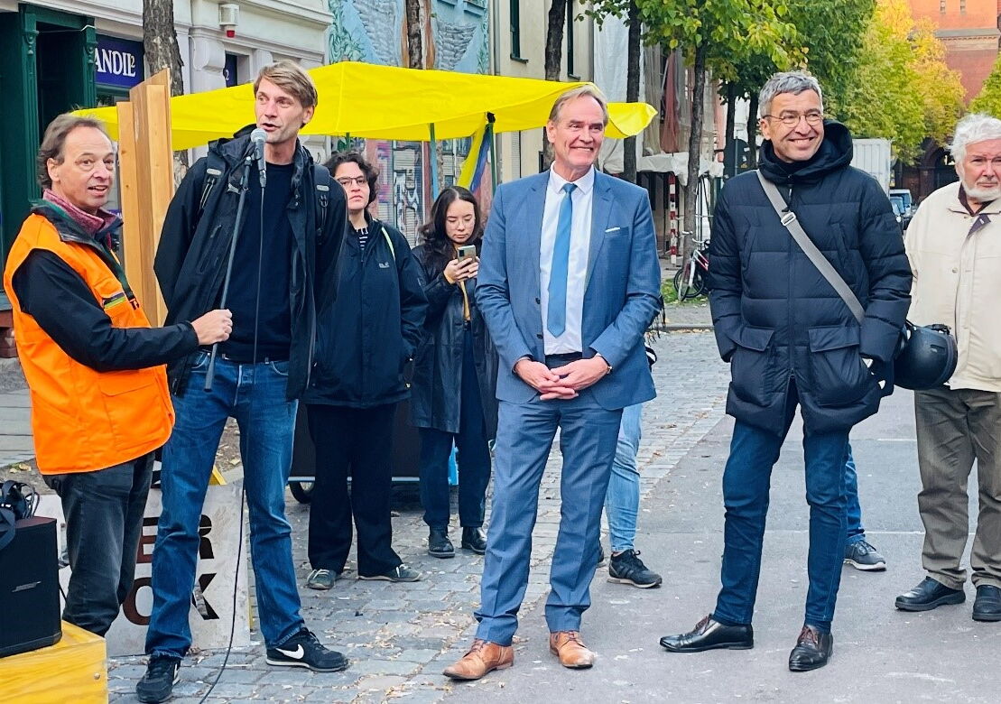 Wir Ökolöwen besprechen mit Oberbürgermeister Burkhard Jung und Verkehrsbürgermeister Thomas Dienberg konkrete Verbesserungen für Fußgäner:innen