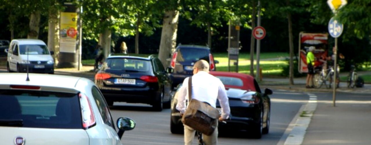 weniger als 1,50 Meter Überholabstand zum Radverkehr auf der Harkortstraße in Leipzig
