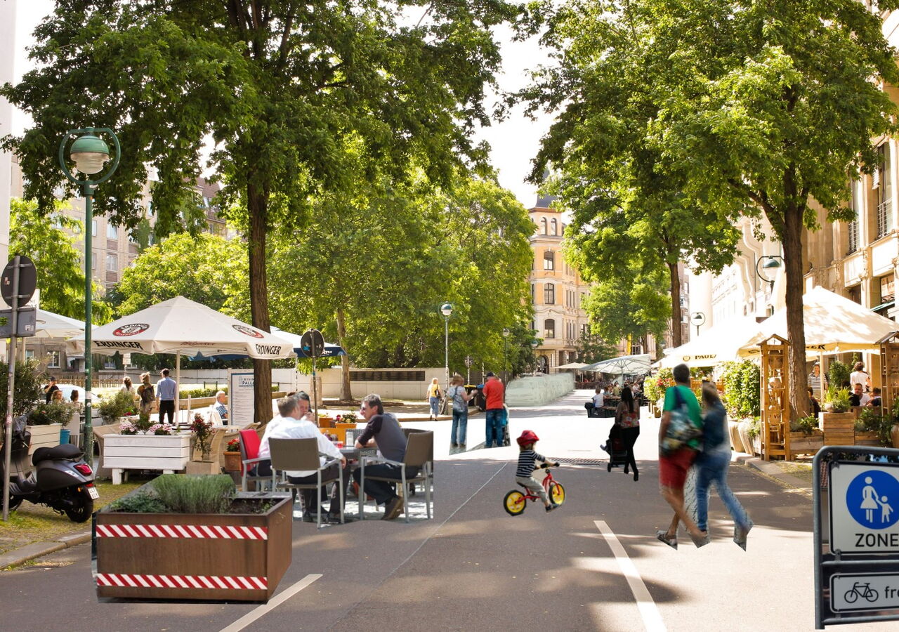 Mehr Freisitze und Fußgänger:innen. So könnte die autofreie Gottschedstraße in Zukunft aussehen. © Ökolöwe