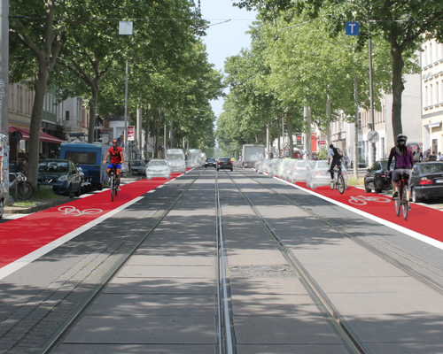 Einer neuer Radweg auf der Karl-Heine-Straße