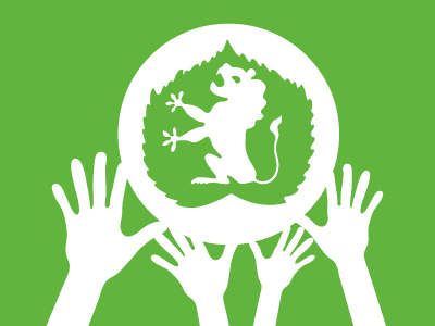 Es ist eine Grafik zu sehen, die vier Hände zeigt, die den Ökolöwen, als Logo dargestellt, tragen.