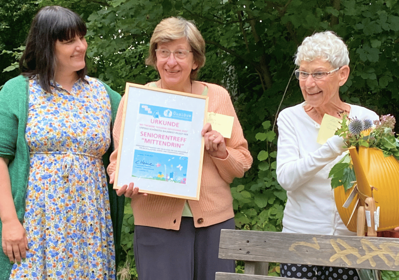 Übergabe der Goldenen Gießkanne an die Gewinnerinnen