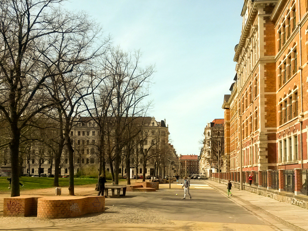 Vor dem Kantgymnasium ist die Straße autofrei