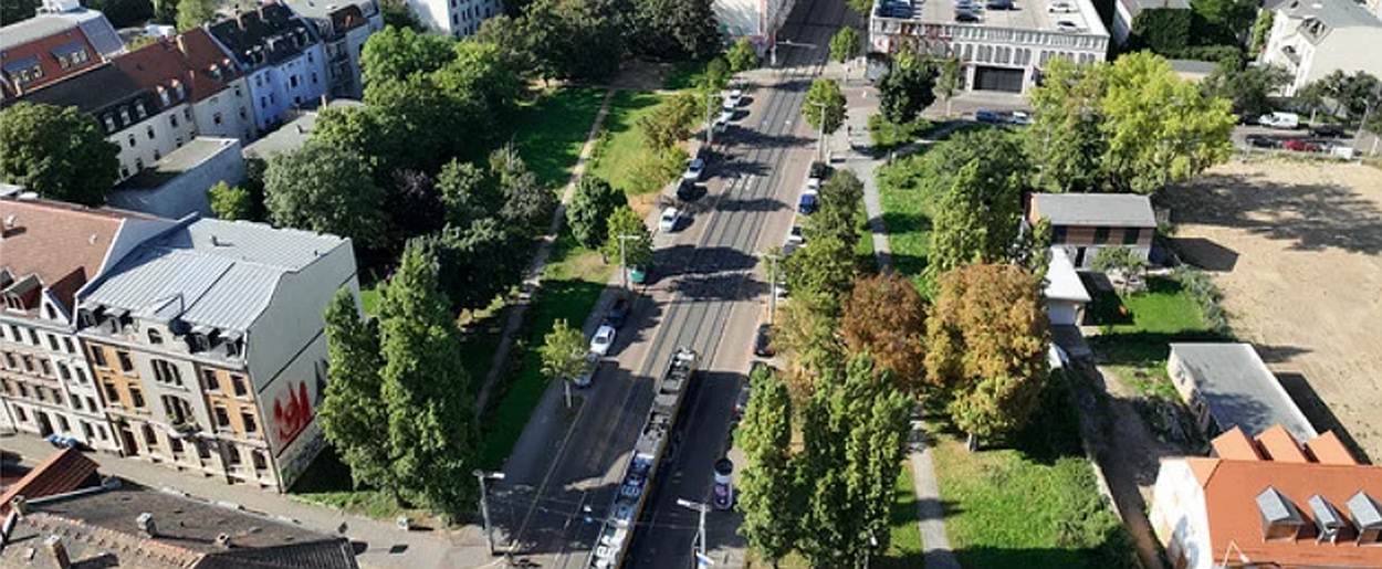Wir Ökolöwen sind gegen eine Bebauung der Grünflächen zwischen Angerbrücke und Lindenauer Markt. Die Grünflächen müssen erhalten und weiterentwickelt werden.