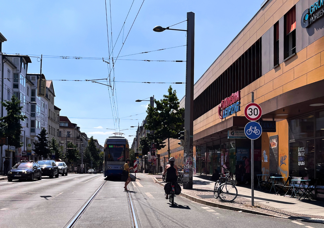 Die Könneritzstraße hat jetzt auf der kompletten Länge Tempo 30