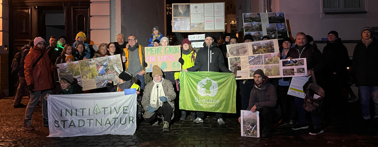 Protestaktion gegen illegale Fällung in Schleußig
